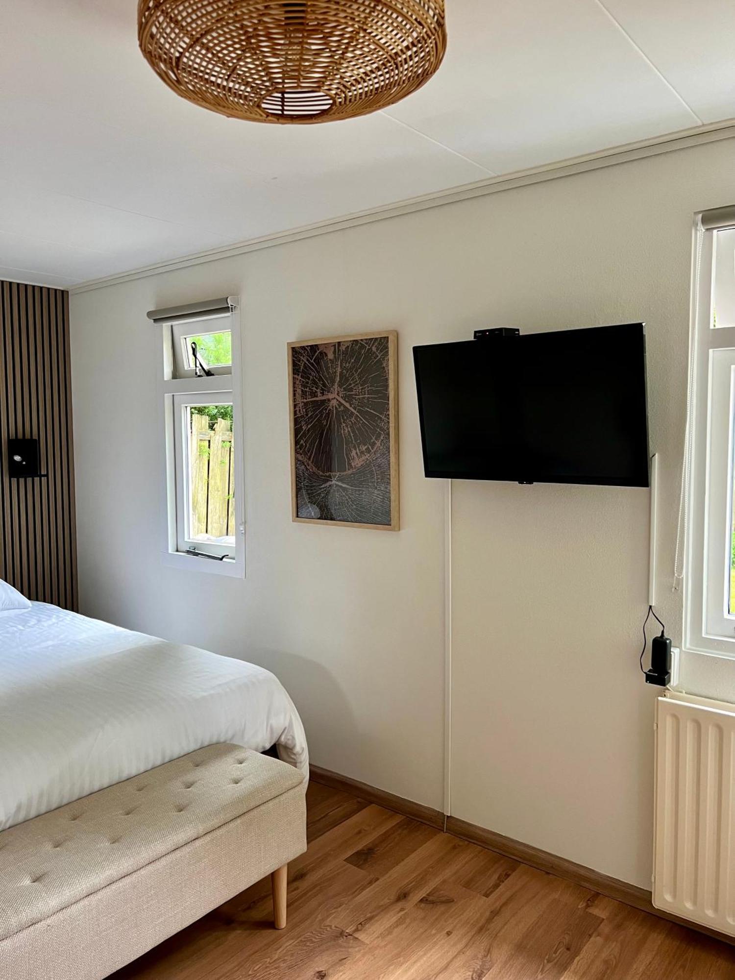 Luxe Boshuisje Met Prive Wellness & Jacuzzi Op De Veluwe Ermelo Exterior photo